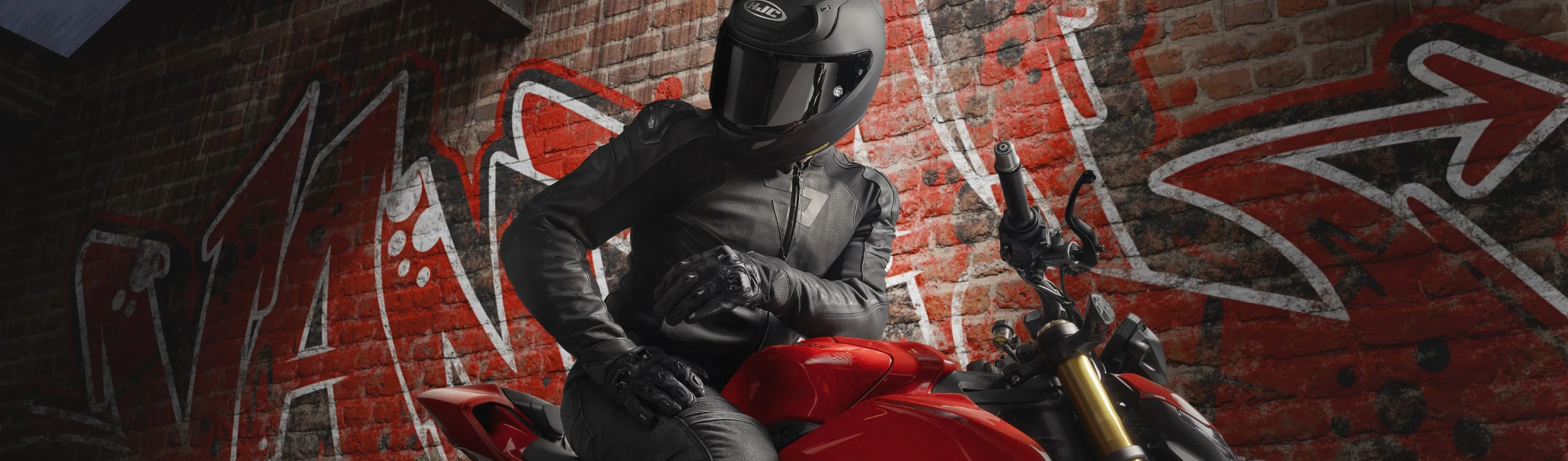 Rebelhorn motoros teljes felszerelésben